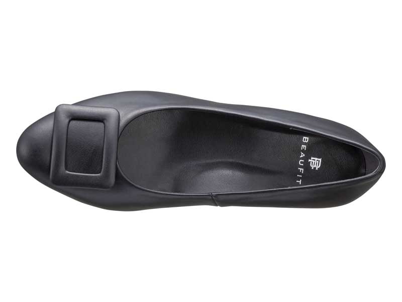 バックル付きパンプス